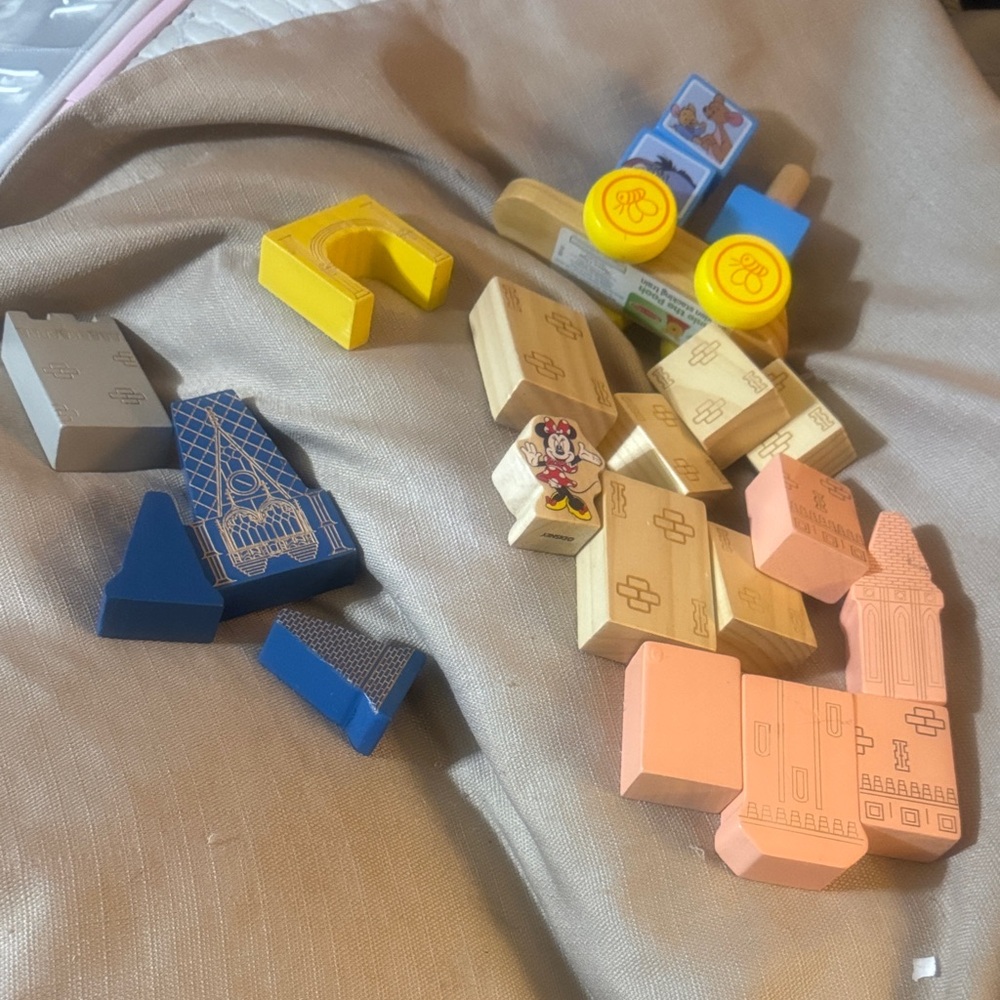 Melissa & Doug Disney pieces Colorful Wooden Building Blocks Set